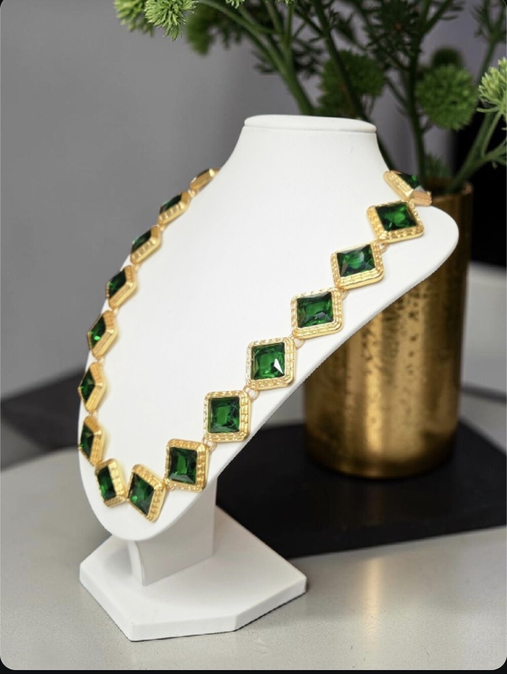 18k Matte Gold Plated Gorgeous Emerald Glass Crystal Necklace - Picture 2 of 6